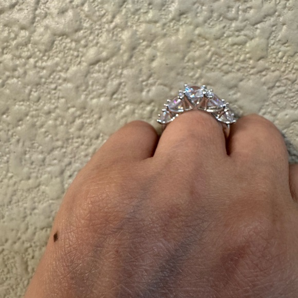 Elegant Silver Women's Ring - Picture 3 of 3